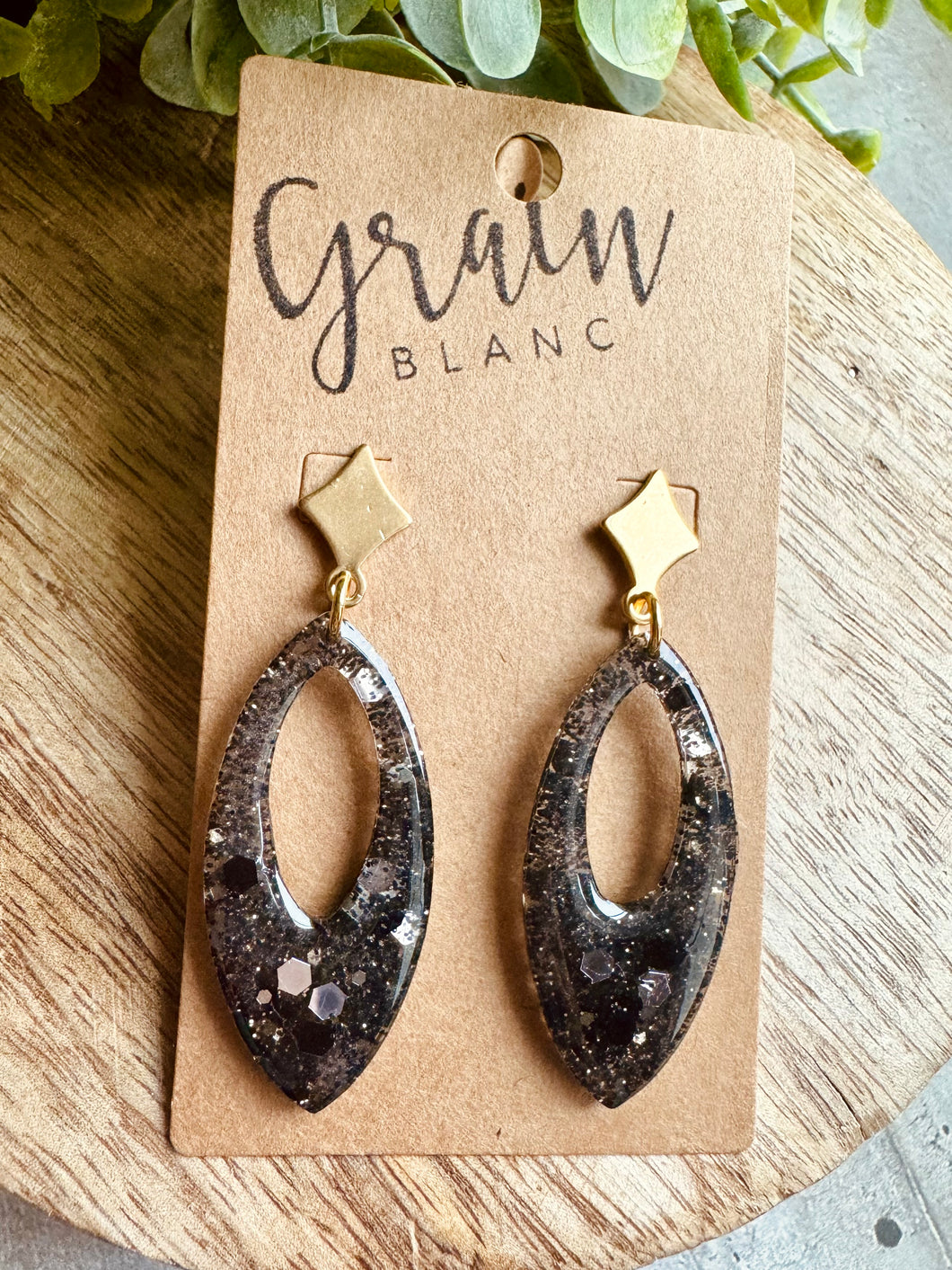 Boucles résine (noir & paillettes)