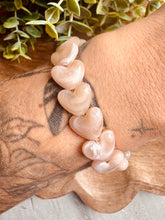 Charger l'image dans la galerie, Bracelet BEIGE « coeurs » - Taille L