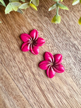 Charger l'image dans la galerie, Duo de pépites fleurs de Tiaré 🌺 (fuchsia cœur marron )