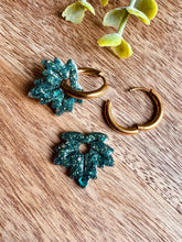 Charger l'image dans la galerie, Duo de pépites feuilles (vert paillettes)