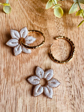 Charger l'image dans la galerie, Duo de pépites « jolie fleur » (doré/blanc)