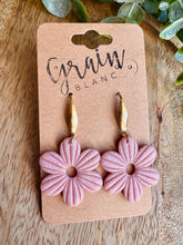 Charger l'image dans la galerie, Les fleurs polymères (rose claire)