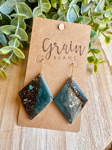 Boucles résine (vert doré )