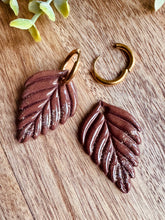 Charger l'image dans la galerie, Duo de pépites feuilles d’automne (marron paillettes dorées)