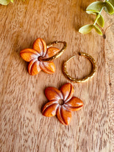 Charger l'image dans la galerie, Duo de pépites fleurs de Tiaré 🌺 (Orange cœur nacré)
