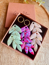Charger l'image dans la galerie, Kit/Cadeau « duo de pépites marbrées  » - 3 pampilles + créoles (menthe-rose pale-rose-doré)