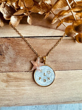 Charger l&#39;image dans la galerie, Collier médaillon personnalisé