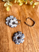 Charger l'image dans la galerie, Duo de pépites doubles mini fleurs (bleu acier)