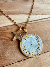 Charger l&#39;image dans la galerie, Collier médaillon personnalisé