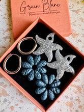 Charger l'image dans la galerie, Kit/Cadeau « duo de pépites » - 2 pampilles + créoles- (bleu-argenté) OFFRE D’ÉTÉ