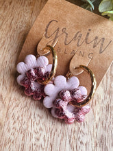 Charger l'image dans la galerie, Créoles double fleurs (rose créoles dorées )
