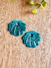 Charger l'image dans la galerie, Duo de pépites coquillage (turquoise paillettes)
