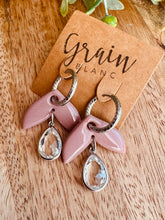 Charger l'image dans la galerie, Créoles pampilles strass (argenté vieux rose )