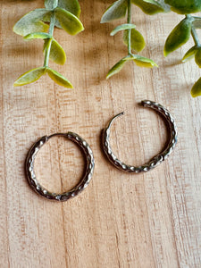 Créoles martelées rondes (21-mm/argentées)
