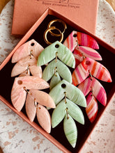 Charger l'image dans la galerie, Kit/Cadeau « duo de pépites marbrées  » - 3 pampilles + créoles (menthe-rose pale-rose-doré)