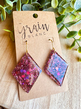 Charger l&#39;image dans la galerie, Boucles résine (multi rose)