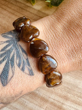 Charger l&#39;image dans la galerie, Bracelet MARRON « coeurs » - Taille M