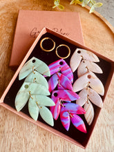 Charger l'image dans la galerie, Kit/Cadeau « duo de pépites marbrées  » - 3 pampilles + créoles (menthe-rose pale-rose-doré)