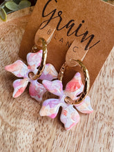 Charger l'image dans la galerie, Créoles &amp; fleurs (beige rose saumon )