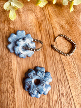 Charger l'image dans la galerie, Duo de pépites doubles mini fleurs (bleu acier)