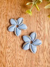Charger l'image dans la galerie, Duo de pépites fleurs de Tiaré 🌺 (bleu ciel doré)