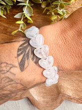 Charger l'image dans la galerie, Bracelet BLANC « coeurs » - Taille S