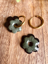 Charger l'image dans la galerie, Duo de pépites doubles mini fleurs (noire vert)