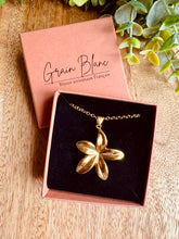 Charger l'image dans la galerie, Collier fleur haïtienne doré