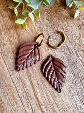 Charger l'image dans la galerie, Duo de pépites feuilles d’automne (marron paillettes dorées)