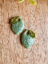 Charger l'image dans la galerie, Duo de pépites citron vert 🍋‍🟩(paillettes vert amande)