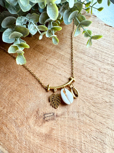 Collier breloques - 🐚