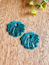 Charger l'image dans la galerie, Duo de pépites coquillage (turquoise paillettes)