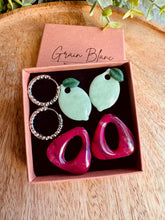 Charger l'image dans la galerie, Kit/Cadeau « duo de pépites » - 2 pampilles + créoles (citron vert-bordeaux -argenté )