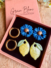 Charger l'image dans la galerie, Kit/Cadeau « duo de pépites » - 2 pampilles + créoles- (bleu-jaune-doré)