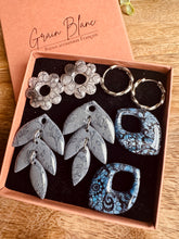 Charger l'image dans la galerie, Kit duo de pépites - trois lots de pampilles &amp; créoles (bleu-gris-argenté)