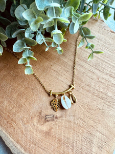 Collier breloques - 🐚