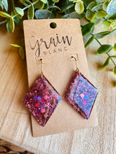 Charger l&#39;image dans la galerie, Boucles résine (multi rose)