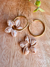 Charger l'image dans la galerie, Duo de pépites fleurs de Tiaré 🌺 (beige caramel)