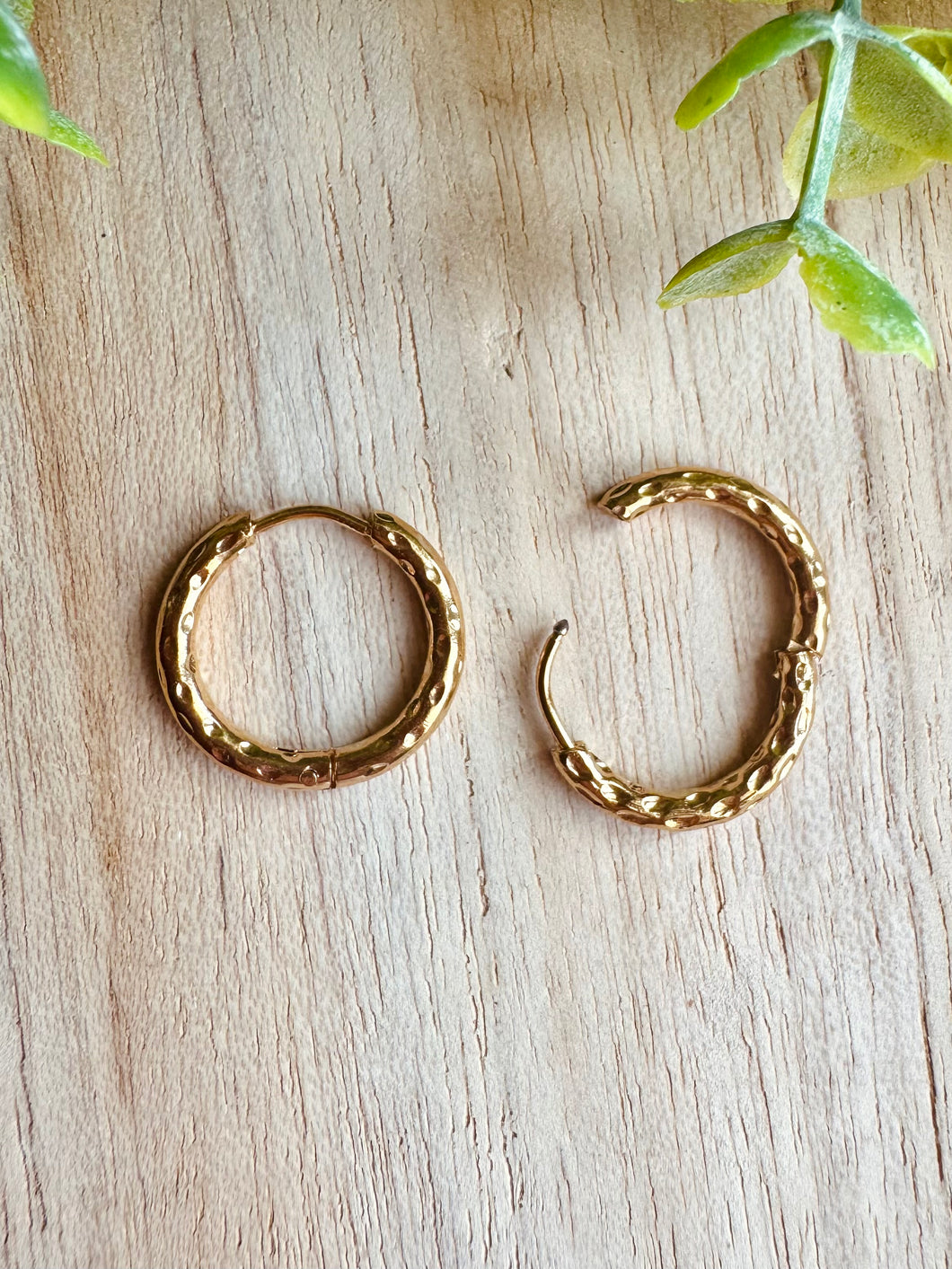 Mini Créoles martelées(18mm-dorées)
