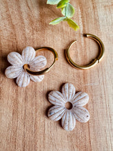 Charger l'image dans la galerie, Duo de pépites fleurs (beige moucheté )