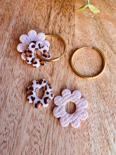 Charger l'image dans la galerie, Duo de pépites doubles mini fleurs (Léo Rose pâle )