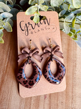 Charger l'image dans la galerie, Les polymères (marron)