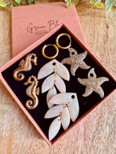 Charger l'image dans la galerie, Kit/Cadeau « duo de pépites » - 3 pampilles + créoles(crème -noisette-doré)