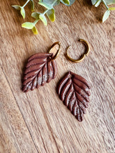 Charger l'image dans la galerie, Duo de pépites feuilles d’automne (marron paillettes dorées)
