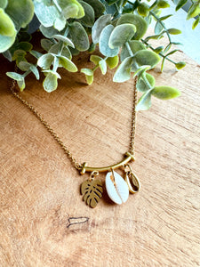 Collier breloques - 🐚