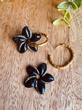 Charger l'image dans la galerie, Duo de pépites fleurs de Tiaré 🌺 (noir doré )