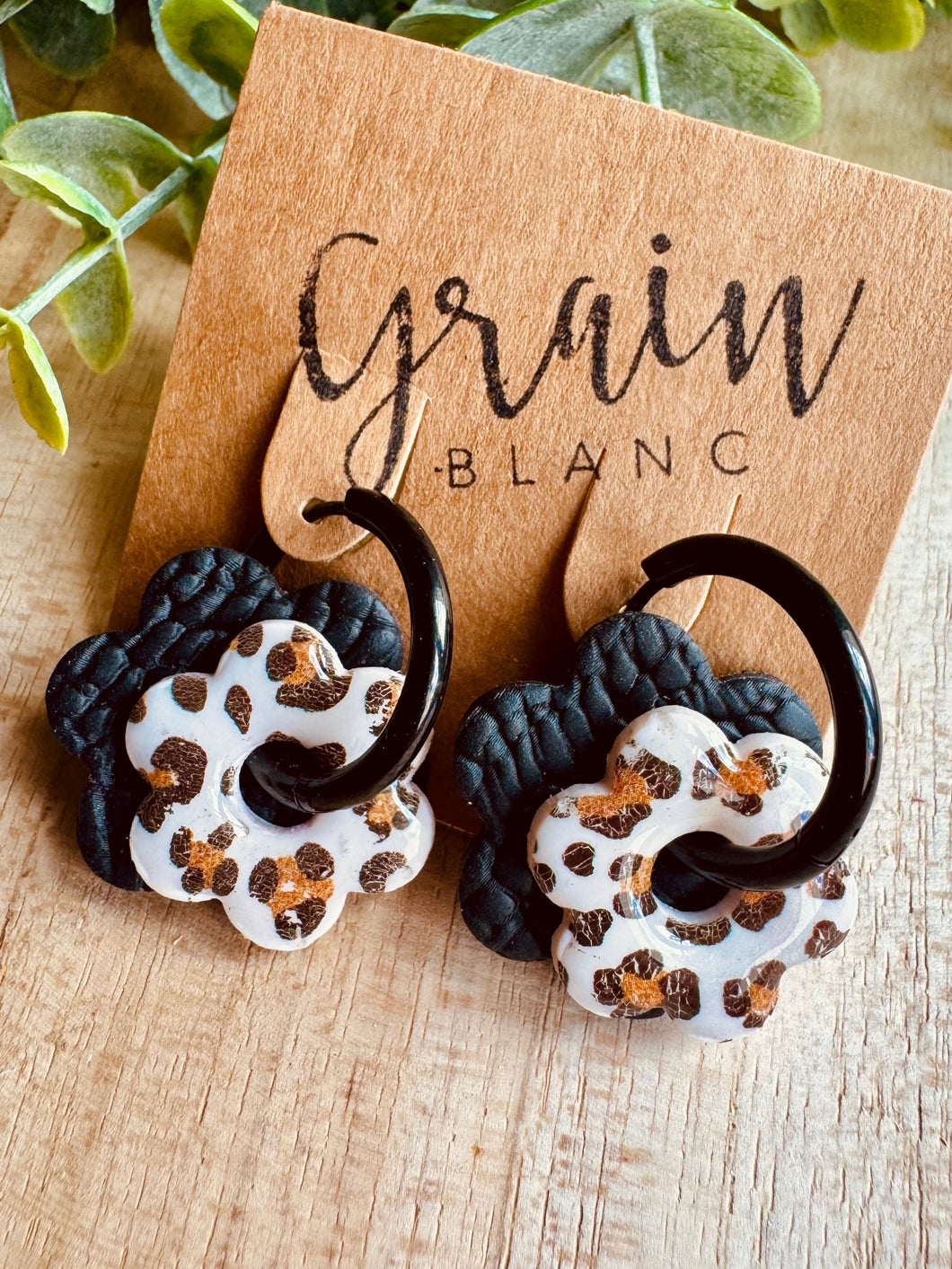 Créoles avec fleurs 🌸 (Léo noire)