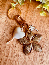 Charger l'image dans la galerie, Bijou de sac / porte-clés (noisette)