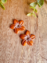 Charger l'image dans la galerie, Duo de pépites fleurs de Tiaré 🌺 (Orange cœur nacré)