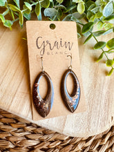 Charger l&#39;image dans la galerie, Boucles résine (marron argenté )